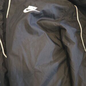 Nike Black Windbreaker Jacket Men's Lightweight Full Zip Athletic Sportswear